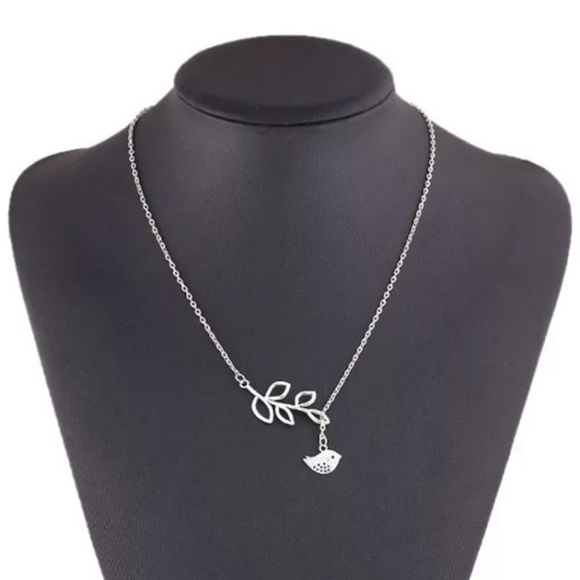 “Early Bird” Unique Simple Dainty Leaf Necklace - Picture 4 of 6